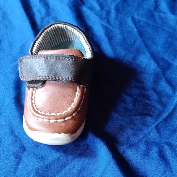 Carter's baby shoes - Picture 3 of 7